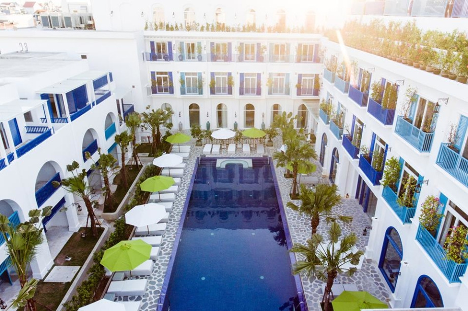 Khách sạn sơm màu xanh nước biển thư giãn